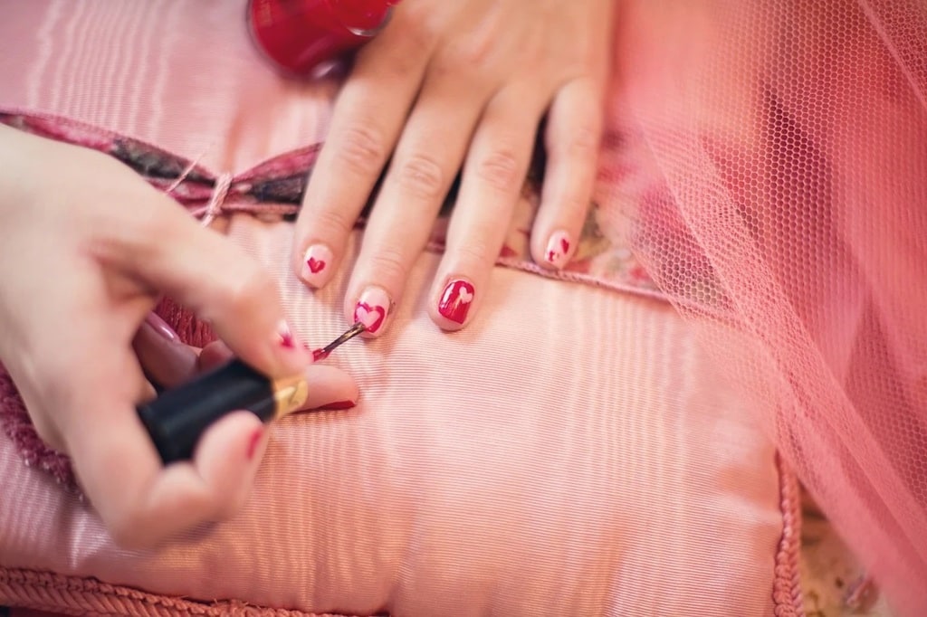 Comment expliquer le succès de la pose d'ongle en gel ?